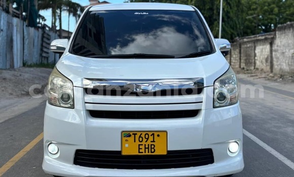Buy Used Toyota Noah Black Car in Dar es Salaam in Dar es Salaam