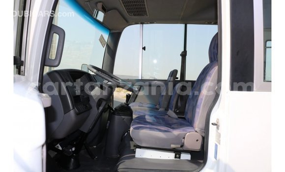 Buy Import Nissan Evalia White Truck in Import - Dubai in Arusha Buy Import Nissan Evalia White Truck in Import - Dubai in Arusha