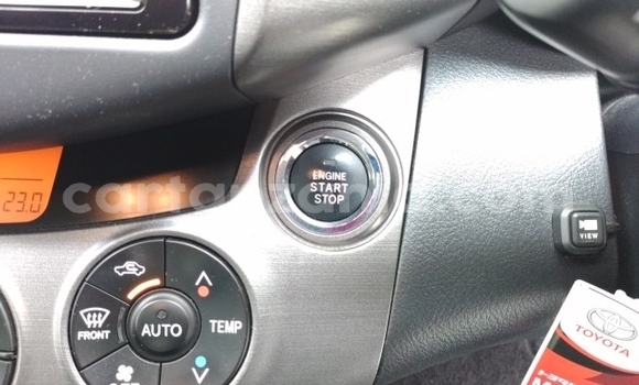 Nunua Imported Toyota RAV4 Nyeusi Gari ndani ya Dar es Salaam nchini Dar es Salaam Nunua Imported Toyota RAV4 Nyeusi Gari ndani ya Dar es Salaam nchini Dar es Salaam