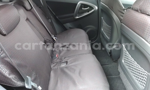 Nunua Imported Toyota RAV4 Nyeusi Gari ndani ya Dar es Salaam nchini Dar es Salaam Nunua Imported Toyota RAV4 Nyeusi Gari ndani ya Dar es Salaam nchini Dar es Salaam