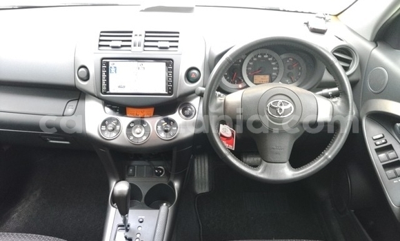 Nunua Imported Toyota RAV4 Nyeusi Gari ndani ya Dar es Salaam nchini Dar es Salaam Nunua Imported Toyota RAV4 Nyeusi Gari ndani ya Dar es Salaam nchini Dar es Salaam