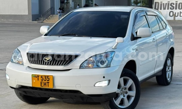 Nunua Ilio tumika Toyota Harrier Nyeupe Gari ndani ya Dar es Salaam nchini Dar es Salaam