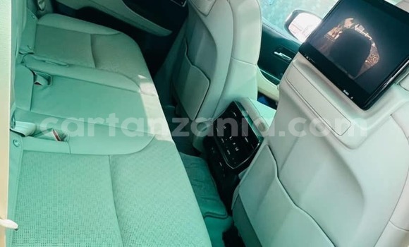 Buy Used Toyota Land Cruiser White Car in Dar es Salaam in Dar es Salaam Buy Used Toyota Land Cruiser White Car in Dar es Salaam in Dar es Salaam