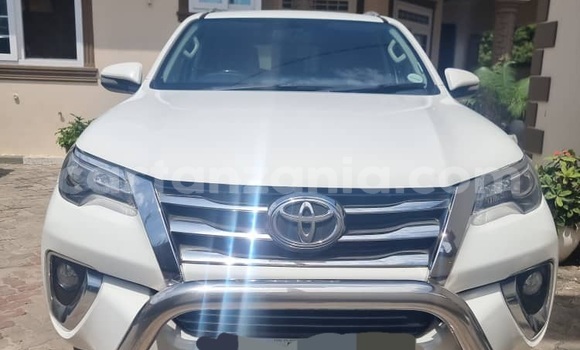 Buy Import Toyota Fortuner White Car in Dar es Salaam in Dar es Salaam Buy Import Toyota Fortuner White Car in Dar es Salaam in Dar es Salaam