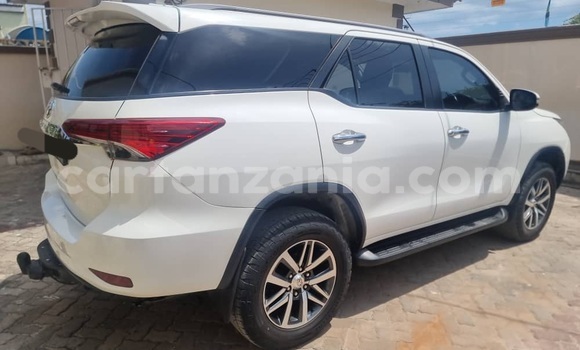 Buy Import Toyota Fortuner White Car in Dar es Salaam in Dar es Salaam Buy Import Toyota Fortuner White Car in Dar es Salaam in Dar es Salaam