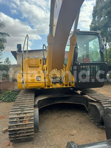 Big with watermark caterpillar 120 arusha arusha 24860