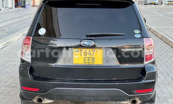Nunua Ilio tumika Subaru Forester Nyeusi Gari ndani ya Dar es Salaam nchini Dar es Salaam