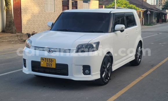 Nunua Ilio tumika Toyota Raum Nyeupe Gari ndani ya Dar es Salaam nchini Dar es Salaam