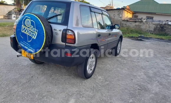 Buy Used Toyota RAV4 Silver Car in Dar es Salaam in Dar es Salaam Buy Used Toyota RAV4 Silver Car in Dar es Salaam in Dar es Salaam
