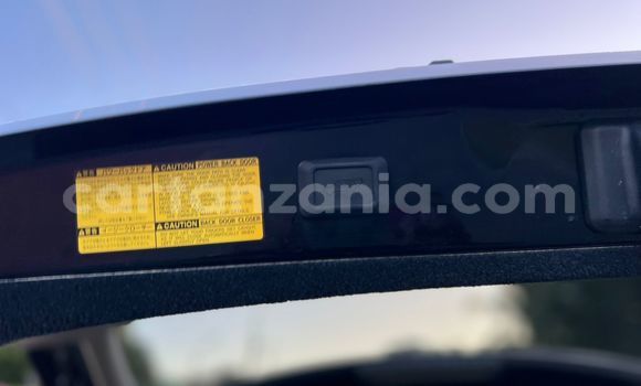 Nunua Ilio tumika Toyota Harrier Nyeusi Gari ndani ya Dar es Salaam nchini Dar es Salaam Nunua Ilio tumika Toyota Harrier Nyeusi Gari ndani ya Dar es Salaam nchini Dar es Salaam