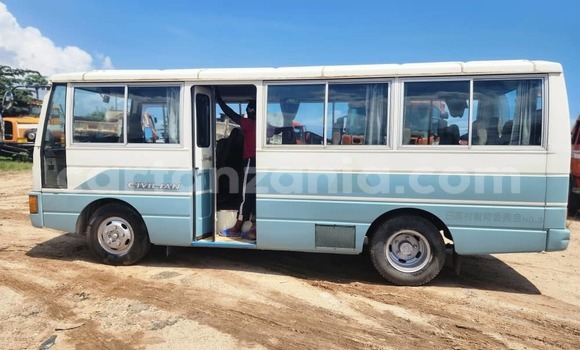 Nunua Imported Nissan Cima Nyeupe Gari ndani ya Dar es Salaam nchini Dar es Salaam Nunua Imported Nissan Cima Nyeupe Gari ndani ya Dar es Salaam nchini Dar es Salaam