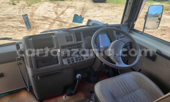 Nunua Imported Nissan Cima Nyeupe Gari ndani ya Dar es Salaam nchini Dar es Salaam Nunua Imported Nissan Cima Nyeupe Gari ndani ya Dar es Salaam nchini Dar es Salaam