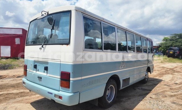 Nunua Imported Nissan Cima Nyeupe Gari ndani ya Dar es Salaam nchini Dar es Salaam Nunua Imported Nissan Cima Nyeupe Gari ndani ya Dar es Salaam nchini Dar es Salaam