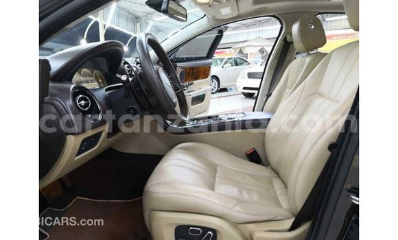 Nunua Imported Jaguar XJ Nyeusi Gari ndani ya Import - Dubai nchini Arusha Nunua Imported Jaguar XJ Nyeusi Gari ndani ya Import - Dubai nchini Arusha