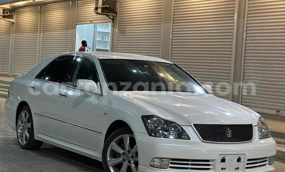 Buy Used Toyota Crown White Car in Dar es Salaam in Dar es Salaam Buy Used Toyota Crown White Car in Dar es Salaam in Dar es Salaam