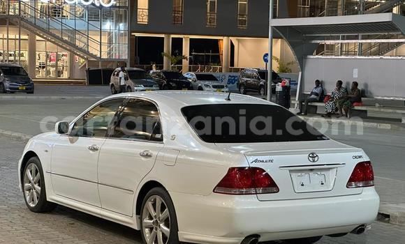 Buy Used Toyota Crown White Car in Dar es Salaam in Dar es Salaam Buy Used Toyota Crown White Car in Dar es Salaam in Dar es Salaam