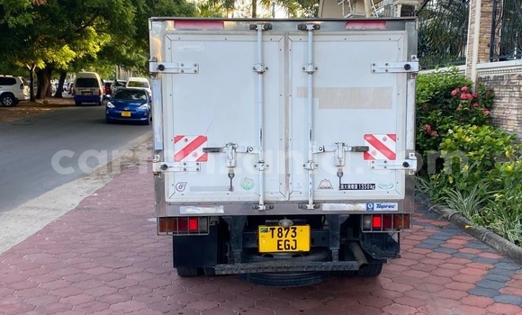 Nunua Ilio tumika Mitsubishi Colt Nyeupe Gari ndani ya Ilala nchini Dar es Salaam Nunua Ilio tumika Mitsubishi Colt Nyeupe Gari ndani ya Ilala nchini Dar es Salaam