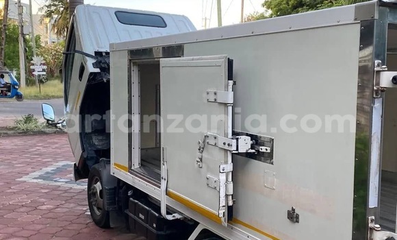 Nunua Ilio tumika Mitsubishi Colt Nyeupe Gari ndani ya Ilala nchini Dar es Salaam Nunua Ilio tumika Mitsubishi Colt Nyeupe Gari ndani ya Ilala nchini Dar es Salaam