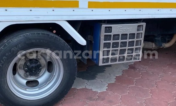 Nunua Ilio tumika Mitsubishi Colt Nyeupe Gari ndani ya Ilala nchini Dar es Salaam Nunua Ilio tumika Mitsubishi Colt Nyeupe Gari ndani ya Ilala nchini Dar es Salaam