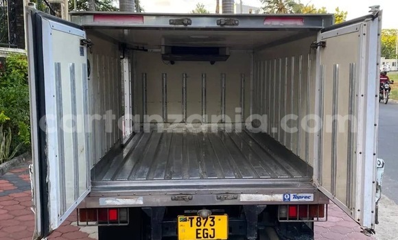 Nunua Ilio tumika Mitsubishi Colt Nyeupe Gari ndani ya Ilala nchini Dar es Salaam Nunua Ilio tumika Mitsubishi Colt Nyeupe Gari ndani ya Ilala nchini Dar es Salaam