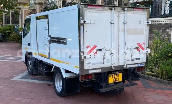 Nunua Ilio tumika Mitsubishi Colt Nyeupe Gari ndani ya Ilala nchini Dar es Salaam Nunua Ilio tumika Mitsubishi Colt Nyeupe Gari ndani ya Ilala nchini Dar es Salaam