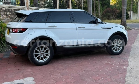 Nunua Ilio tumika Land Rover Range Rover Evoque Nyeupe Gari ndani ya Ilala nchini Dar es Salaam Nunua Ilio tumika Land Rover Range Rover Evoque Nyeupe Gari ndani ya Ilala nchini Dar es Salaam