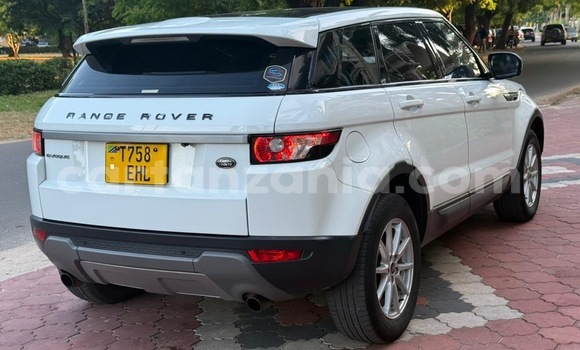 Nunua Ilio tumika Land Rover Range Rover Evoque Nyeupe Gari ndani ya Ilala nchini Dar es Salaam Nunua Ilio tumika Land Rover Range Rover Evoque Nyeupe Gari ndani ya Ilala nchini Dar es Salaam