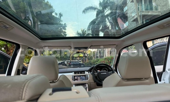Nunua Ilio tumika Land Rover Range Rover Evoque Nyeupe Gari ndani ya Ilala nchini Dar es Salaam Nunua Ilio tumika Land Rover Range Rover Evoque Nyeupe Gari ndani ya Ilala nchini Dar es Salaam