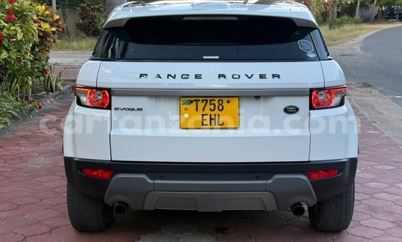 Nunua Ilio tumika Land Rover Range Rover Evoque Nyeupe Gari ndani ya Ilala nchini Dar es Salaam Nunua Ilio tumika Land Rover Range Rover Evoque Nyeupe Gari ndani ya Ilala nchini Dar es Salaam
