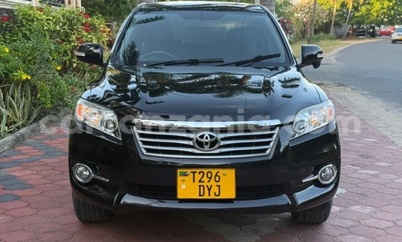 Nunua Ilio tumika Toyota Vanguard Nyeusi Gari ndani ya Ilala nchini Dar es Salaam