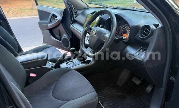 Nunua Ilio tumika Toyota Vanguard Nyeusi Gari ndani ya Ilala nchini Dar es Salaam Nunua Ilio tumika Toyota Vanguard Nyeusi Gari ndani ya Ilala nchini Dar es Salaam