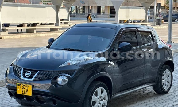 Nunua Ilio tumika Nissan Juke Nyeusi Gari ndani ya Dar es Salaam nchini Dar es Salaam