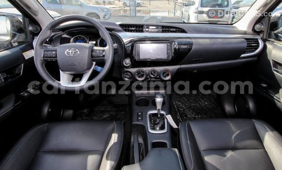 Nunua Imported Toyota Hilux Nyeusi Gari ndani ya Import - Dubai nchini Arusha Nunua Imported Toyota Hilux Nyeusi Gari ndani ya Import - Dubai nchini Arusha