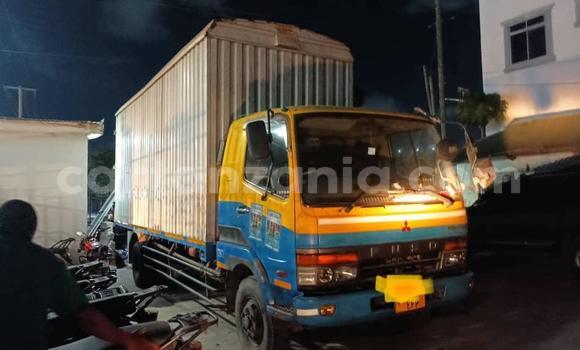 Nunua Ilio tumika Mitsubishi Fuso Fighter Nyingine Lori ndani ya Dar es Salaam nchini Dar es Salaam Nunua Ilio tumika Mitsubishi Fuso Fighter Nyingine Lori ndani ya Dar es Salaam nchini Dar es Salaam