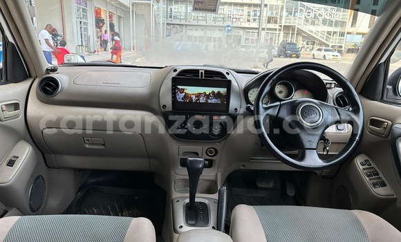 Nunua Ilio tumika Toyota RAV4 Nyeupe Gari ndani ya Ilala nchini Dar es Salaam Nunua Ilio tumika Toyota RAV4 Nyeupe Gari ndani ya Ilala nchini Dar es Salaam