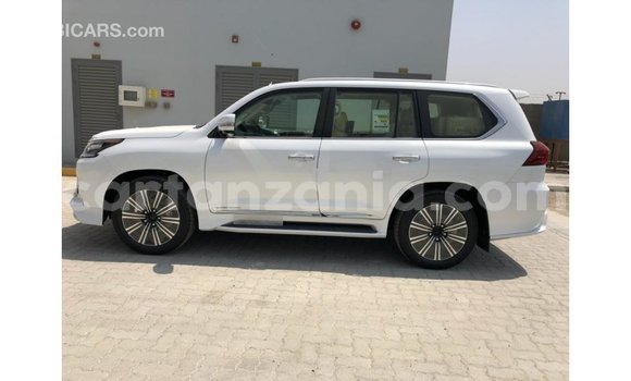 Nunua Imported Lexus LX Nyeupe Gari ndani ya Import - Dubai nchini Arusha Nunua Imported Lexus LX Nyeupe Gari ndani ya Import - Dubai nchini Arusha