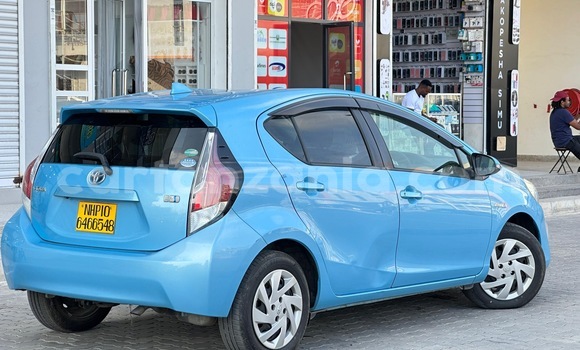 Nunua Imported Toyota Aqua Bluu Gari ndani ya Dar es Salaam nchini Dar es Salaam Nunua Imported Toyota Aqua Bluu Gari ndani ya Dar es Salaam nchini Dar es Salaam