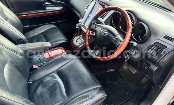 Nunua Ilio tumika Toyota Harrier Nyeupe Gari ndani ya Dar es Salaam nchini Dar es Salaam