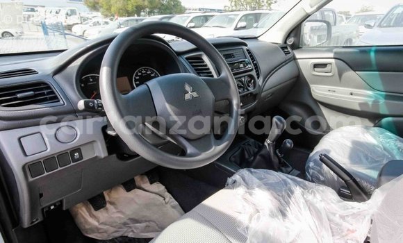 Buy Import Mitsubishi L200 White Car in Import - Dubai in Arusha