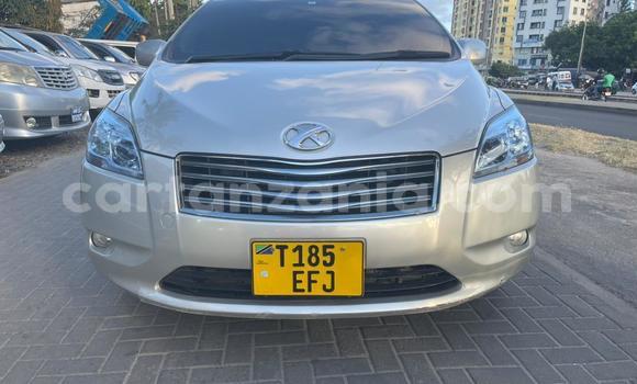 Nunua Ilio tumika Toyota Mark X ZiO Fedha Gari ndani ya Dar es Salaam nchini Dar es Salaam
