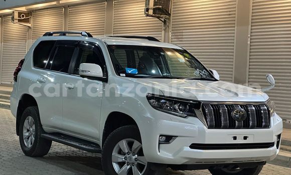 Nunua Imported Toyota Land Cruiser Prado Nyeupe Gari ndani ya Dar es Salaam nchini Dar es Salaam Nunua Imported Toyota Land Cruiser Prado Nyeupe Gari ndani ya Dar es Salaam nchini Dar es Salaam