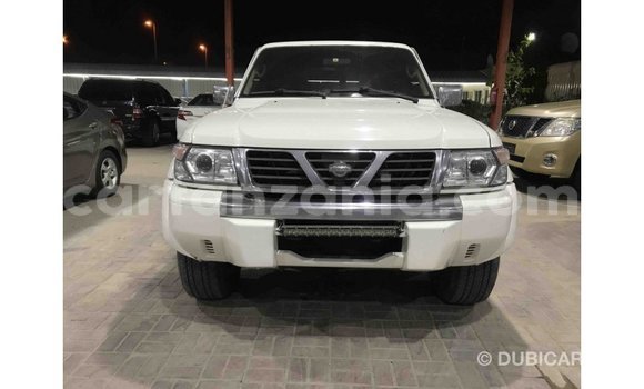 Nunua Imported Nissan Patrol Nyeupe Gari ndani ya Import - Dubai nchini Arusha Nunua Imported Nissan Patrol Nyeupe Gari ndani ya Import - Dubai nchini Arusha