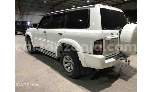 Nunua Imported Nissan Patrol Nyeupe Gari ndani ya Import - Dubai nchini Arusha Nunua Imported Nissan Patrol Nyeupe Gari ndani ya Import - Dubai nchini Arusha