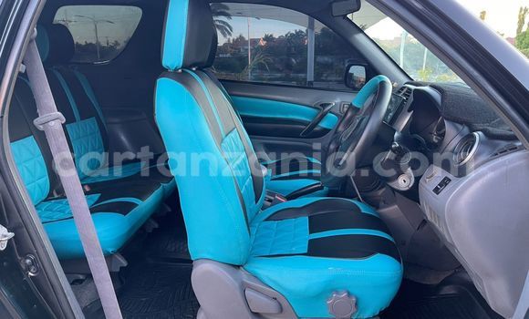 Nunua Ilio tumika Toyota RAV4 Nyeusi Gari ndani ya Dar es Salaam nchini Dar es Salaam Nunua Ilio tumika Toyota RAV4 Nyeusi Gari ndani ya Dar es Salaam nchini Dar es Salaam