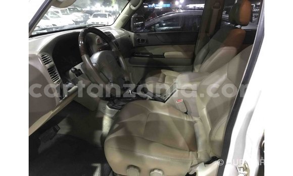 Nunua Imported Nissan Patrol Nyeupe Gari ndani ya Import - Dubai nchini Arusha Nunua Imported Nissan Patrol Nyeupe Gari ndani ya Import - Dubai nchini Arusha