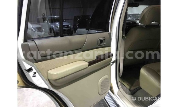 Nunua Imported Nissan Patrol Nyeupe Gari ndani ya Import - Dubai nchini Arusha Nunua Imported Nissan Patrol Nyeupe Gari ndani ya Import - Dubai nchini Arusha