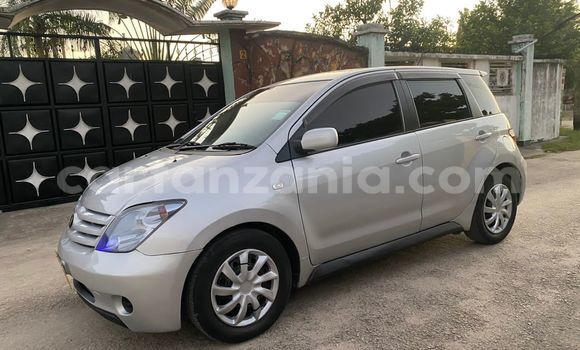 Buy Used Toyota IST Silver Car in Dar es Salaam in Dar es Salaam Buy Used Toyota IST Silver Car in Dar es Salaam in Dar es Salaam