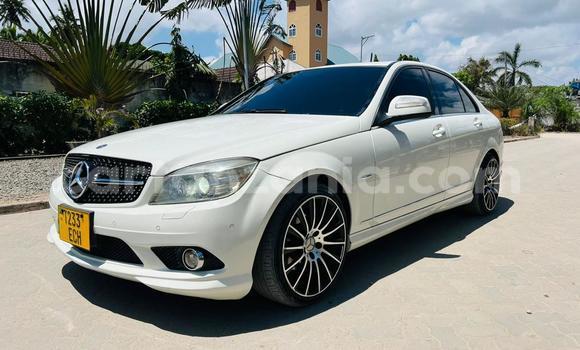 Nunua Ilio tumika Mercedes-Benz C-Classe Nyeupe Gari ndani ya Dar es Salaam nchini Dar es Salaam Nunua Ilio tumika Mercedes-Benz C-Classe Nyeupe Gari ndani ya Dar es Salaam nchini Dar es Salaam
