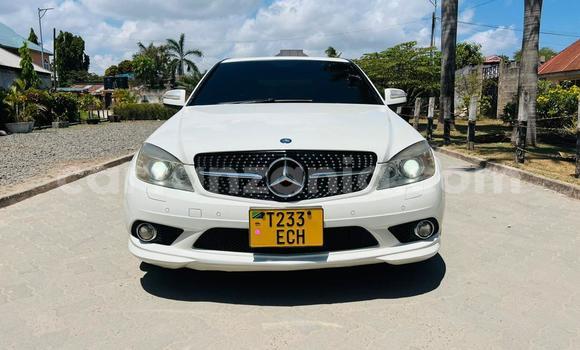 Nunua Ilio tumika Mercedes-Benz C-Classe Nyeupe Gari ndani ya Dar es Salaam nchini Dar es Salaam Nunua Ilio tumika Mercedes-Benz C-Classe Nyeupe Gari ndani ya Dar es Salaam nchini Dar es Salaam