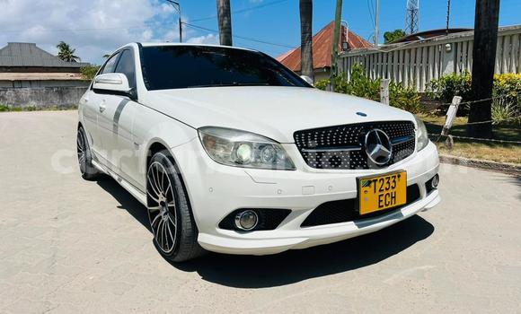 Nunua Ilio tumika Mercedes-Benz C-Classe Nyeupe Gari ndani ya Dar es Salaam nchini Dar es Salaam Nunua Ilio tumika Mercedes-Benz C-Classe Nyeupe Gari ndani ya Dar es Salaam nchini Dar es Salaam